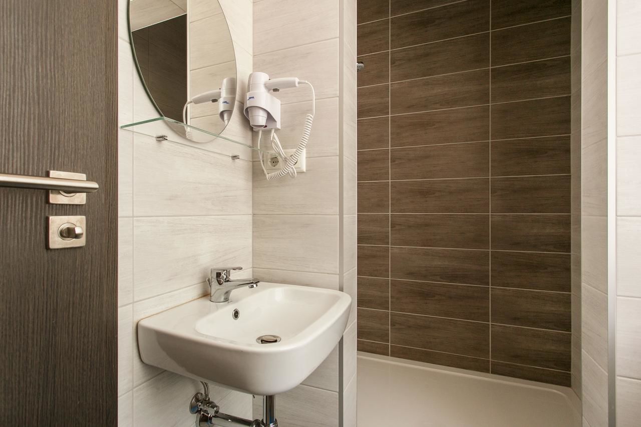 Хостелы Old Town Trio Hostel Rooms Вильнюс